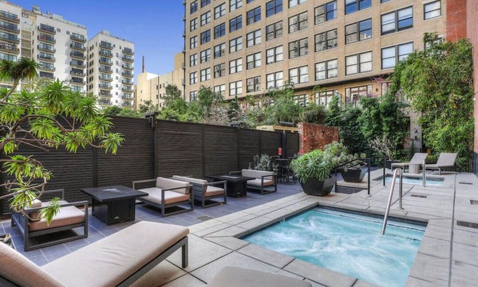 Downtown Los Angeles Condo | Charming NY-Style Loft in Historic Core + 2 Full Baths