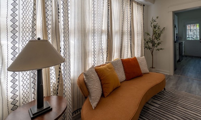 Midtown Cottage | Bluff City Luxe-Cottage, Charming 2-Bedroom Cottage, Newly Renovated