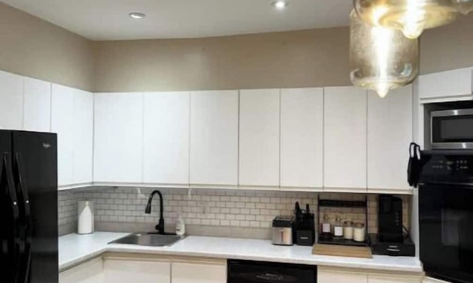 Sudbury House | Modern Home in Greater Sudbury(NO Cleaning Fee’s)