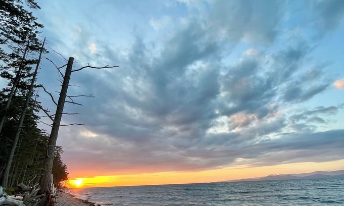 Regional District of Nanaimo Resort | ~ SnowBirds ~OCT-MARCH 1100 WK/2600 month (Seaside unit) Sleeps 6