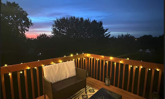Coralville House | Quiet and convenient house close to UIHC