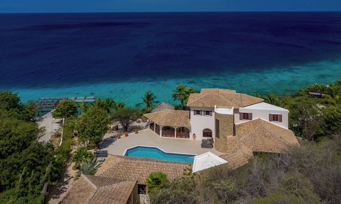 Sabadeco Villa | Villa Blossom, Oceanfront escape with 3 bedrooms in quiet area