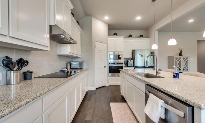 Keene House | Classy 2334 square foot Luxurious Home