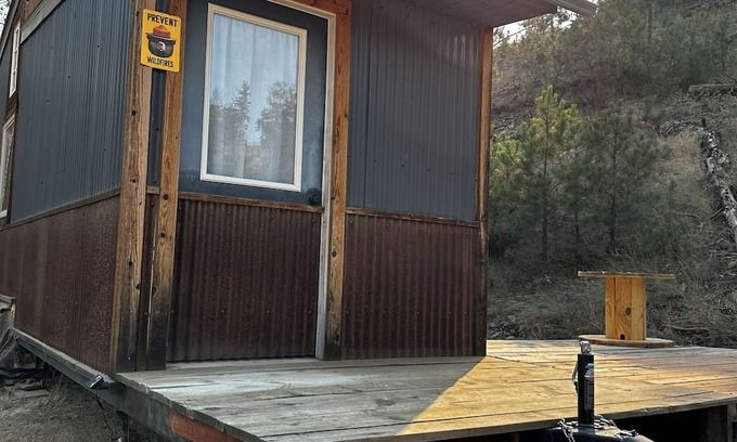 Helena RV Rental | Campsite at the Causeway, centrally located to Lake Helena, Missouri River.