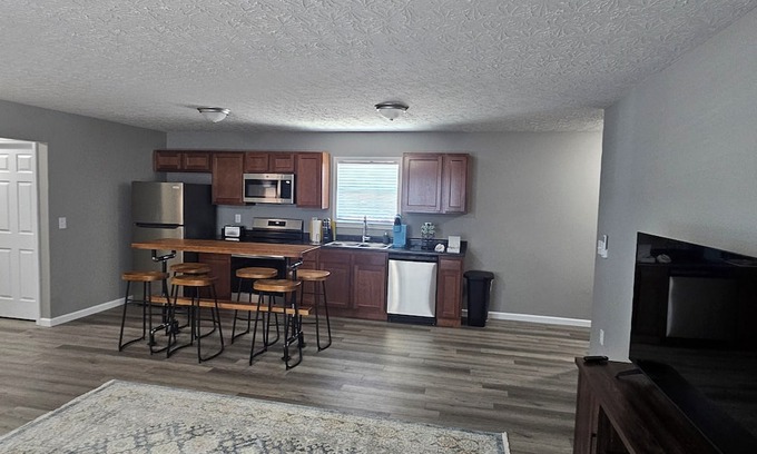 Morehead Apartment | Two bedroom and two bath, with soaker tub downtown in Morehead.