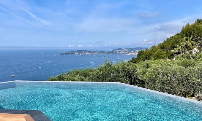 Cap d'Ail House | Breathtaking Clifftop Villa with Panoramic Mediterraneanview
