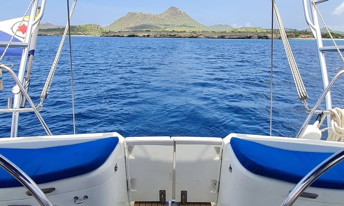 Kralendijk Boat Rental | Stay on Sail! Live-aboard on Bonaire Unique way of Staying on the Island