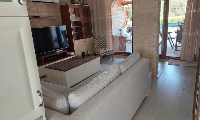 Ildır Koyu House | 4-bedroom villa for 9-Guest in gorgeous Sifne Cesme with WiFi