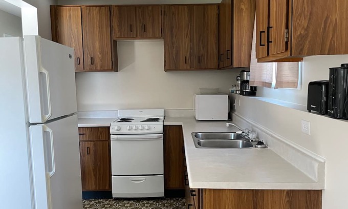 Grand Forks Apartment | Spacious One Bedroom Suite Central Grand Forks BC