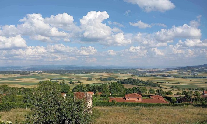 Solignat House | Maison Familiale Avec Petite Cour Fermée au Coeur de L'auvergne