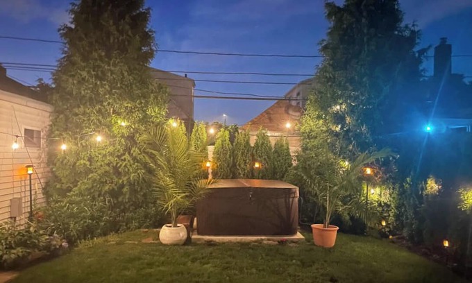 Long Beach House | Sunny Beach House 4 blocks to beach! Private Backyard, Parking, Garage, Laundry