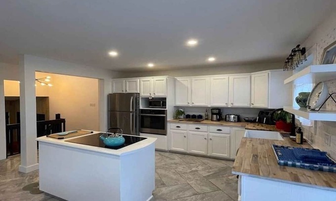 Charlotte's Shore House | The charm of country living. Perfect for tranquility with modern conveniences.