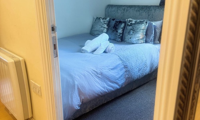 Broxbourne House | Lux 1 bedroom and 1 private bathroom in a shared flat cheshunt Broxbourne