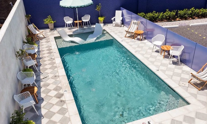 Mid-City District Apartment | Room with King Bed, Pool and Gated Parking