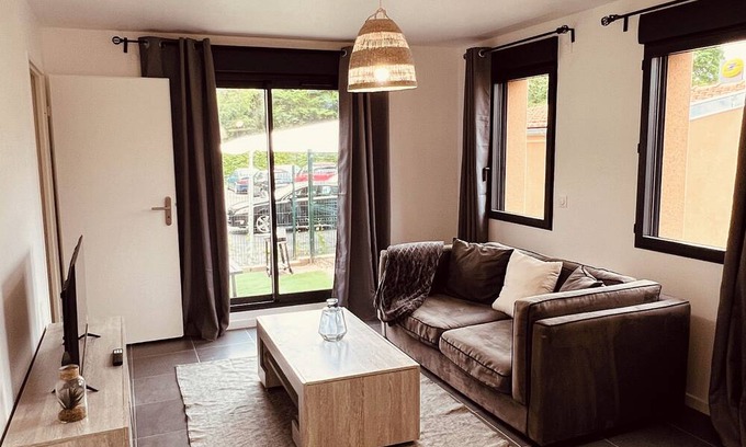 Luzarches Apartment | Appartement Cosy, Paris Jo2024, Astérix, Château de Chantilly, Charles de Gaulle