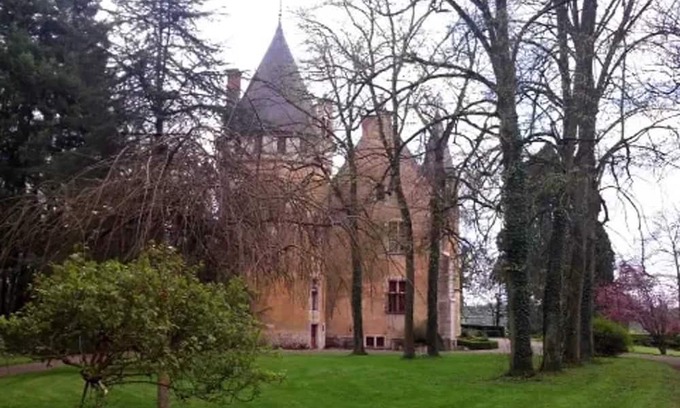 Thoisy-la-Berchere House | Homerez - House for 4 ppl. with garden and terrace at Thoisy-la-Berchère