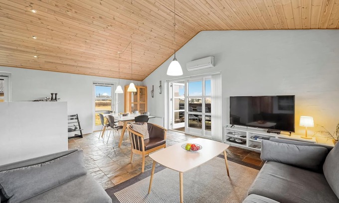 Nørre Lyngvig Cottage | 4 bedroom accommodation in Hvide Sande