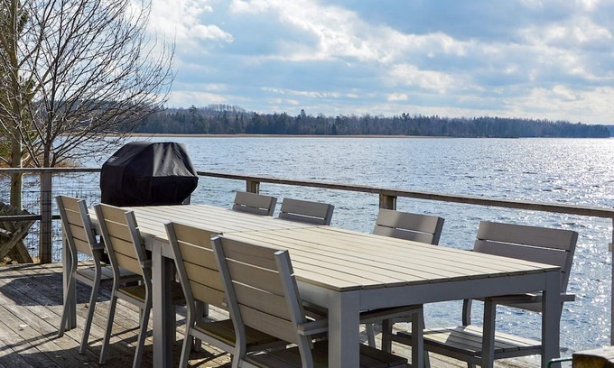 Tviklippan House | 8 person holiday home in HJÄLTEVAD
