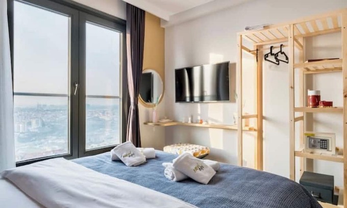 Kagithane Apartment | Zen - 1BD Apt w/ City Views & Balcony