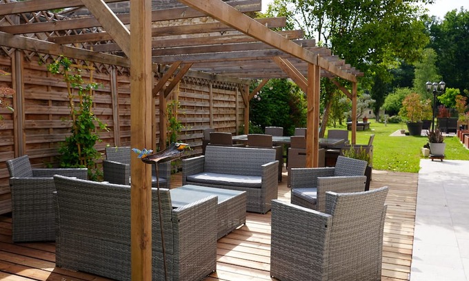 Gauriaguet House | Guest House 'Chambre D'hôtes Emeraude' with Shared Pool, Wi-Fi and Air Conditioning