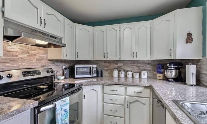 Des Moines House | Cozy home away from home