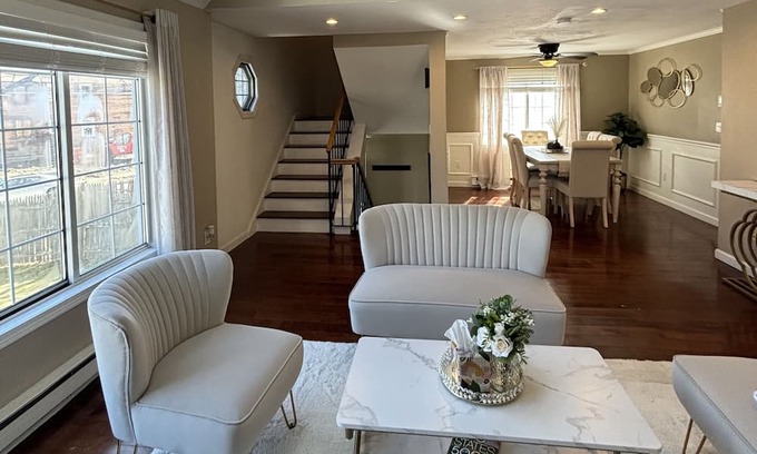 Worcester House | Entire Townhouse in Worcester, MA!