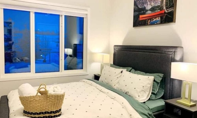 Keith Apartment | Scenic Waterfront Guest Suite, near Banff & Ski