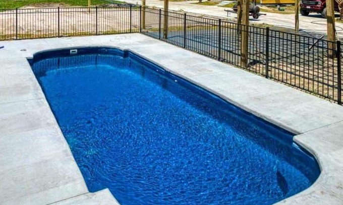 Aransas Pass Cabin | Escape to our TINY & cozy 2 bedroom cabin in Aransas Pass, perfect for families of up to 6