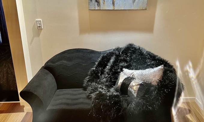 Malanda Cabin | Figtree Getaway - Fireplace cabin 3 bedroom fully self contained with spa