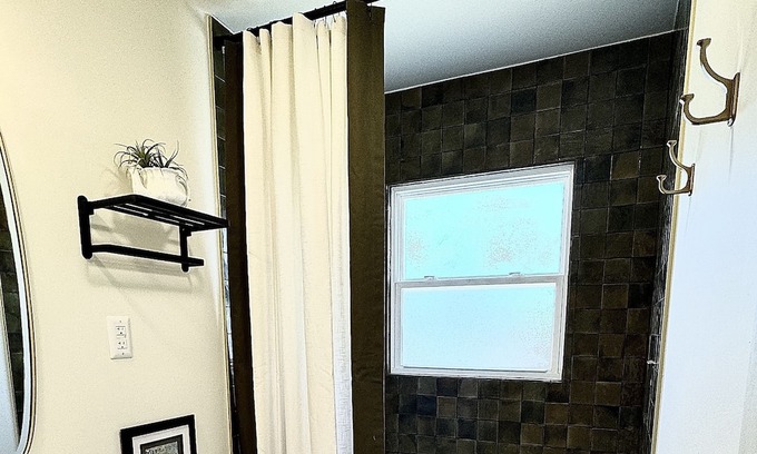 Mount Washington House | Charming Urban Bungalow in Cincinnati - Dog Friendly