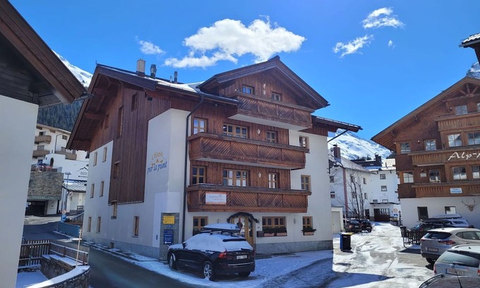 Galtur Apartment | Cosy apartment for 6 people with WIFI, TV, balcony and parking
