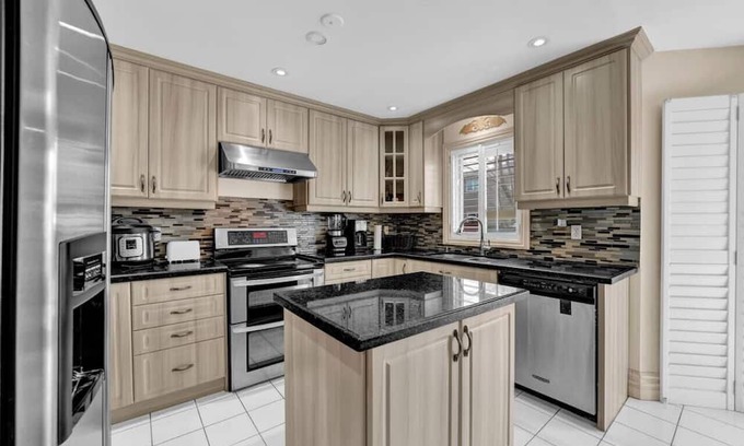 East Credit House | Bright & Private Queen Suite with Modern Amenities