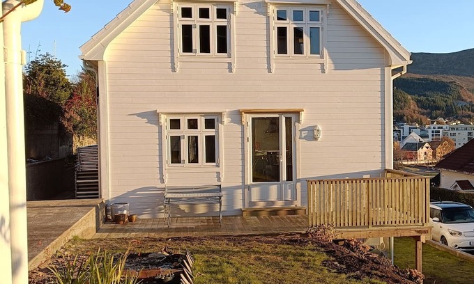 Ulstein Municipality House | Charming House in Ulsteinvik, Free Wifi and Parking