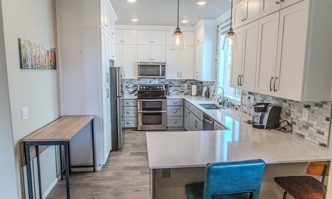 Enumclaw Apartment | Modern 1 Bedroom Attached Apartment with separate driveway and entrance.