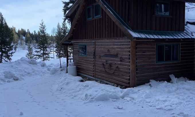 Merritt Cabin | Rustic Small Cabin