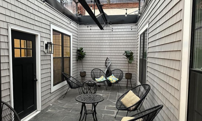 Federal Hill Apartment | Federal Hill Gem Close to Ravens Stadium and Camden Yards