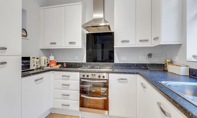 Bletchley House | Pass the Keys | Lakeview Gem Home