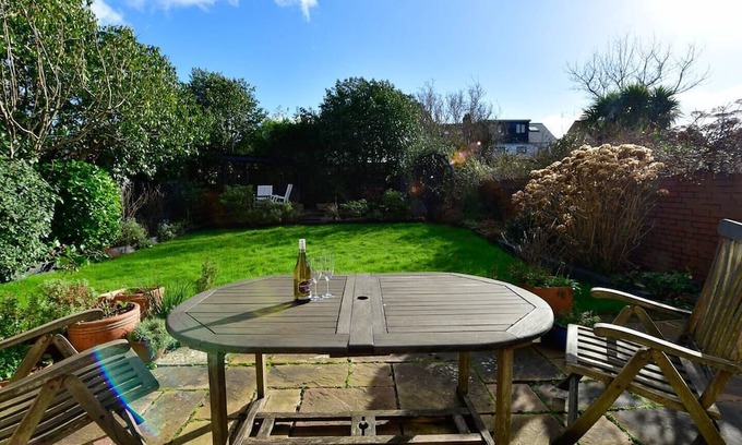 Heath House | Pass the Keys | A home away from home!