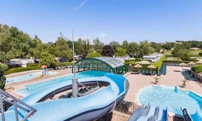 Vernioz House | Camping 4 étoiles - Parc aquatique - eeeaah