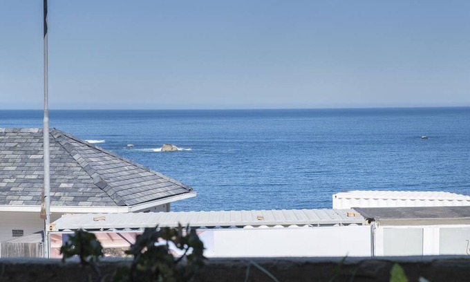 Clifton Apartment | Clifton Breakers 2 - Two Bedroom Apartment, Sleeps 4