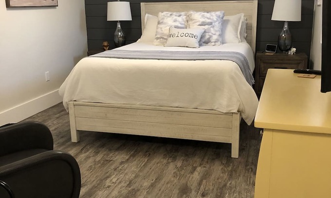 Cobourg House | A cozy 5 star, 1 bedroom, 1 bath in downtown Cobourg . Newly built in 2020!