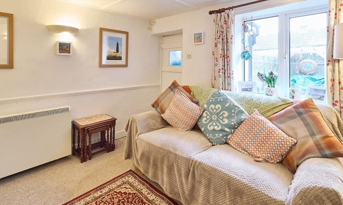 Hythe House | Host & Stay | Claire's Cottage