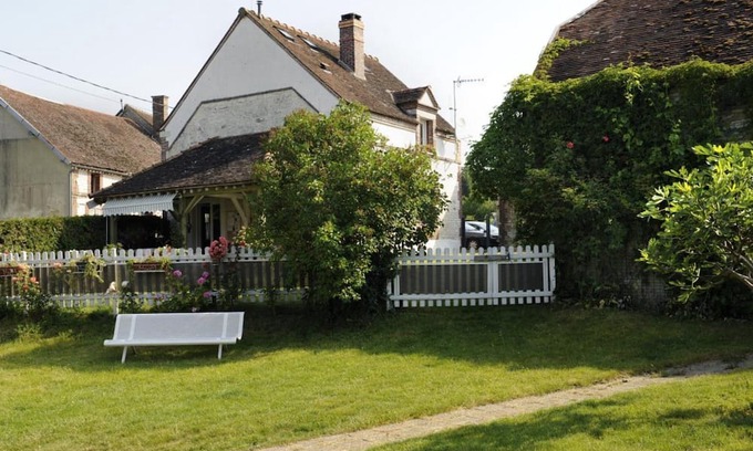 Eaux-Puiseaux Cottage | Cottage 'La Salle De Danse' with Private Terrace, Wi-Fi and Air Conditioning