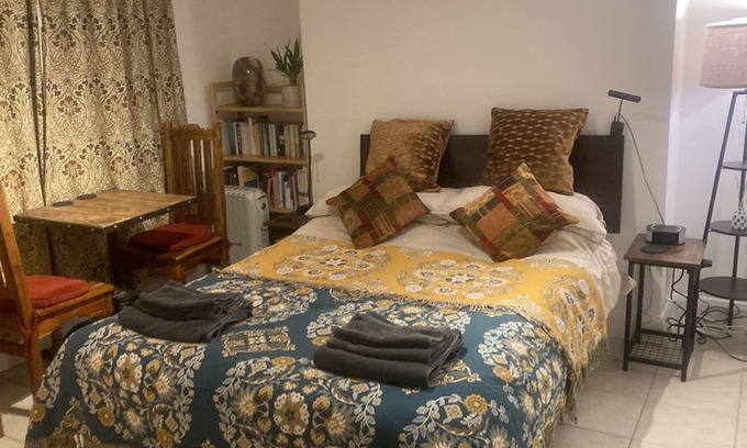 Angel Apartment | Private studio in vibrant Angel, Islington, zone 1