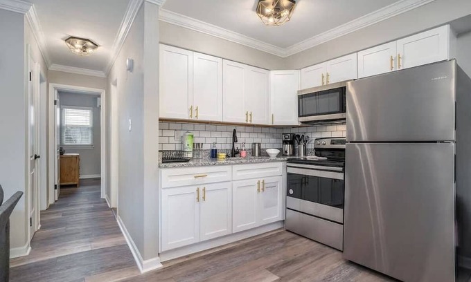 East Ocean View Apartment | OV Mosaic Oyster Suite