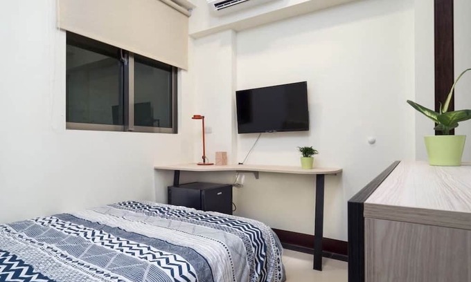 West District Apartment | Relax Traveler Home