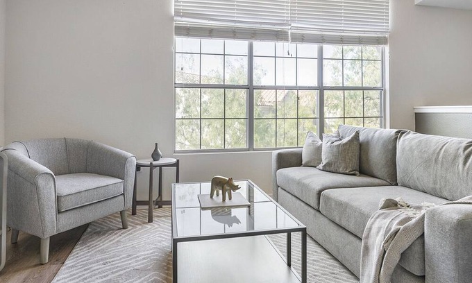 El Paso Apartment | Modern Apartment in Prime Location (ID1167X009)