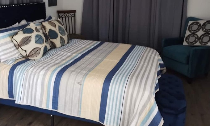 Charlotte House | Fully furnished home with full kitchen, including Wi-Fi, 50" color TV