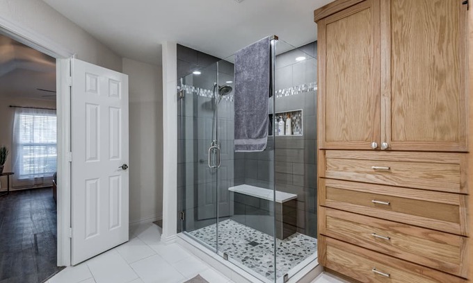 Allen House | Charming freshly renovated house in the heart of Allen.