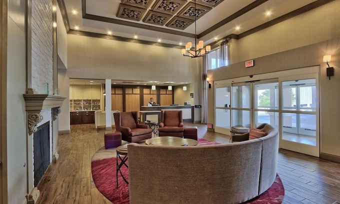 Albuquerque House | Best Value, Quality Stay! Full Kitchen, Free Breakfast, Pet-friendly Property!